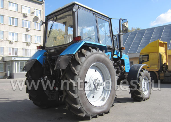 Трактор МТЗ 1221.2