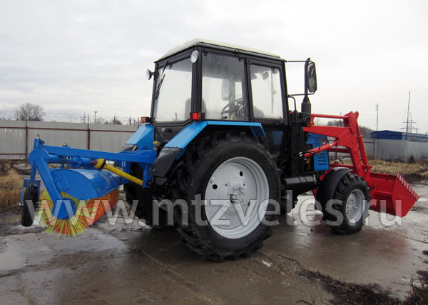 Коммунальный трактор ПФС-0.75БКУ